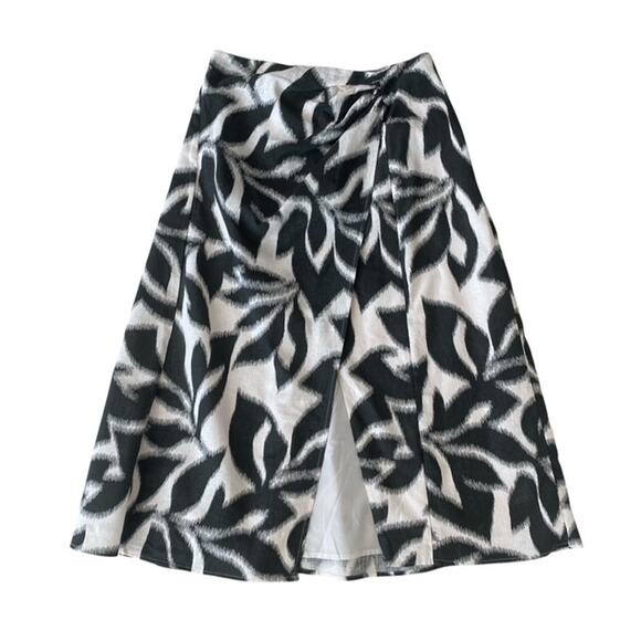 Banana Republic Black and Off White Leaf Patterned Long Skirt - Size 10 - Picture 1 of 5